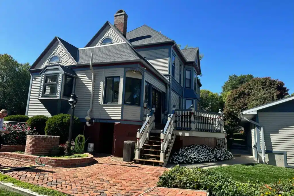 Beautiful Victorian Queen Anne home with new roof